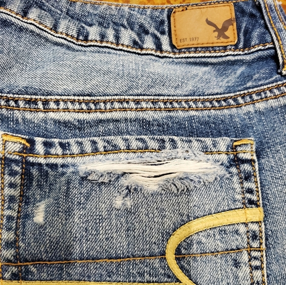 American Eagle Distressed Shorts - Picture 3 of 6